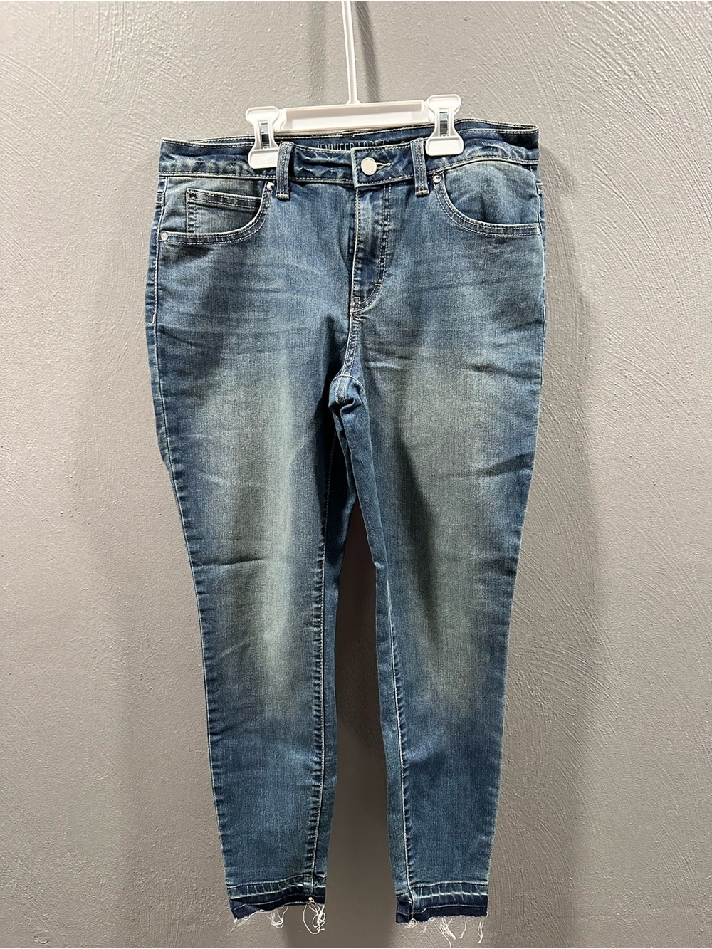 Jennifer Lopez Faded Blue Ankle Jeans - Cropped Slim